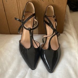 Womens closed toe heels